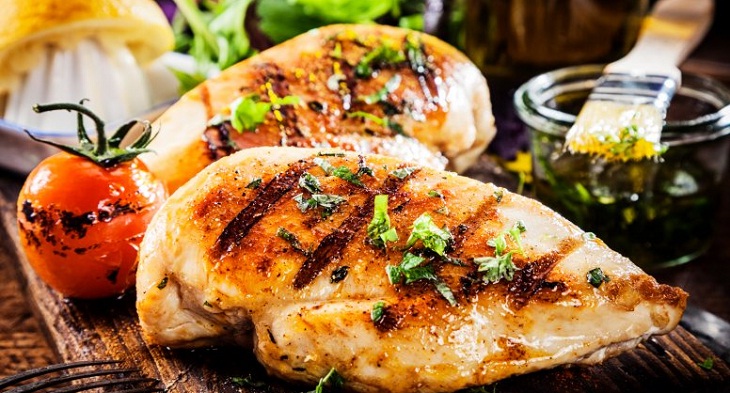 13 thực phẩm không nên chế biến bằng nồi nấu chậm > Ức gà