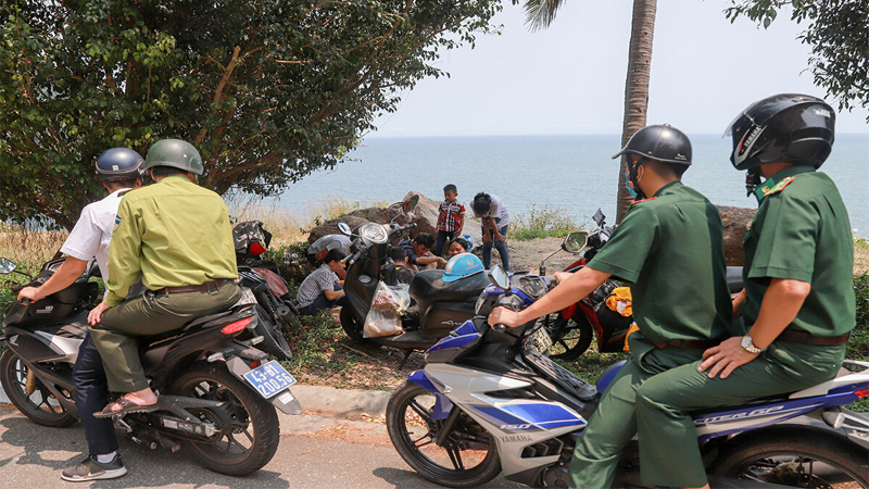 Phản ánh các địa điểm tụ tập đông người