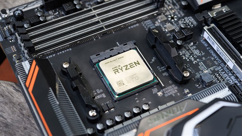 AMD Ryzen 7 2700X