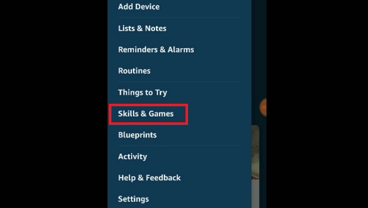 Cách xem và theo dõi camera an ninh trong nhà bằng màn hình thông minh Amazon Echo > Chuyển đến menu và chọn Skills (các chức năng hoạt động)