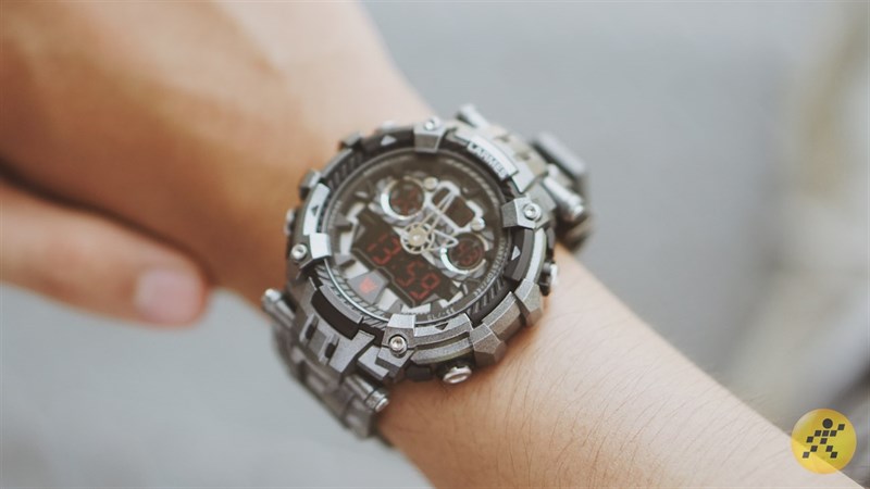 Trên tay đồng hồ Larmes Megatron & Bumble Bee Trên tay đồng hồ Larmes Megatron & Bumble Bee