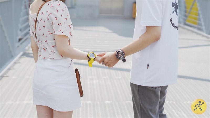 Trên tay đồng hồ Larmes Megatron & Bumble Bee Trên tay đồng hồ Larmes Megatron & Bumble Bee