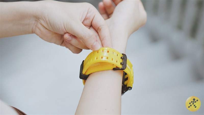 Trên tay đồng hồ Larmes Megatron & Bumble Bee Trên tay đồng hồ Larmes Megatron & Bumble Bee