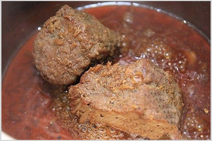 Bước 3 Nấu thịt bung Thịt bung (hầm nhừ) miền Trung