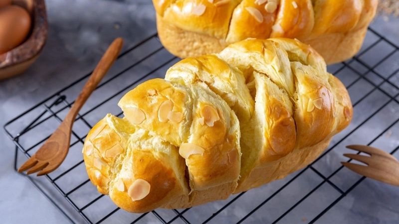 How to make simple, delicious chrysanthemum bread at home