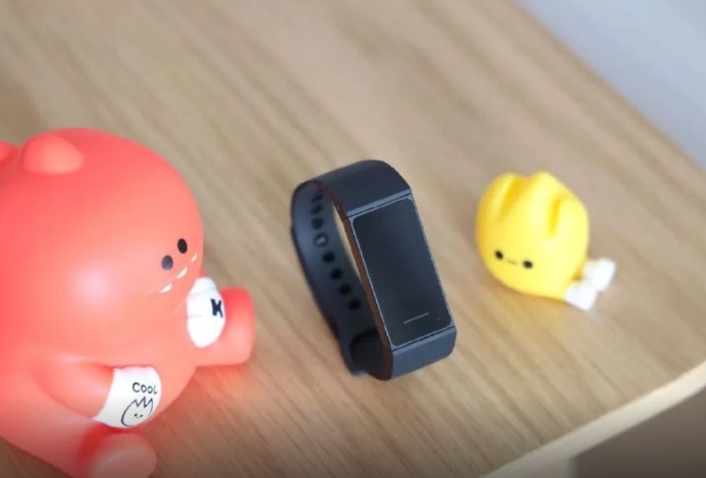 Mở hộp và trên tay nhanh Redmi Band: Có gì ở một chiếc smartband chỉ có giá hơn 300,000? > vòng đeo tay thông minh Redmi Band 