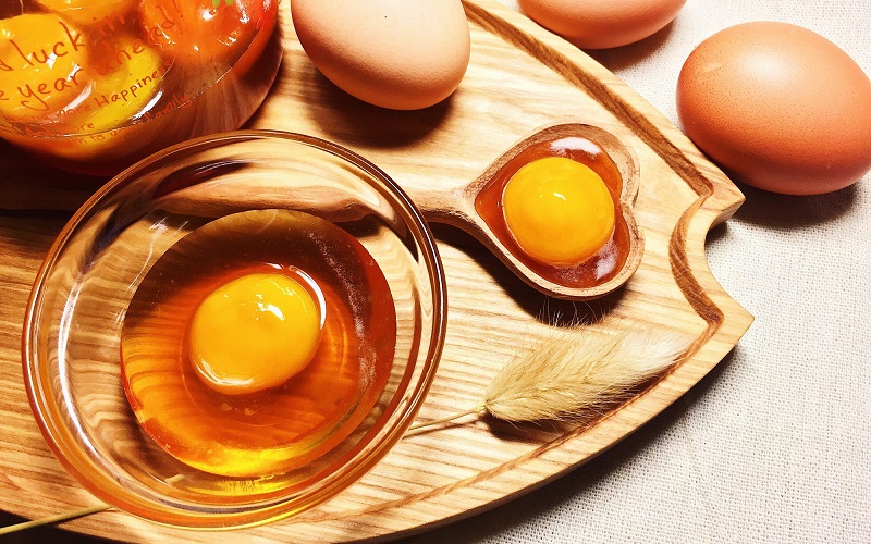 mật ong với trứng gà mật ong với trứng gà