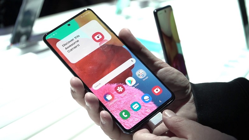 Tuy không phải flagship killer, nhưng nhờ đặt điểm flagship A51 bán cực chạy