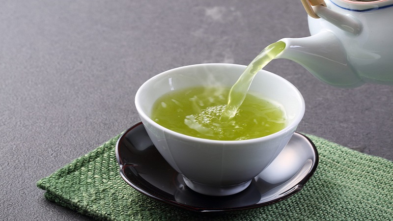 Cả trà xanh và trà đen đều chứa nhiều flavonoid, một loại chất chống oxy hóa rất tốt. 