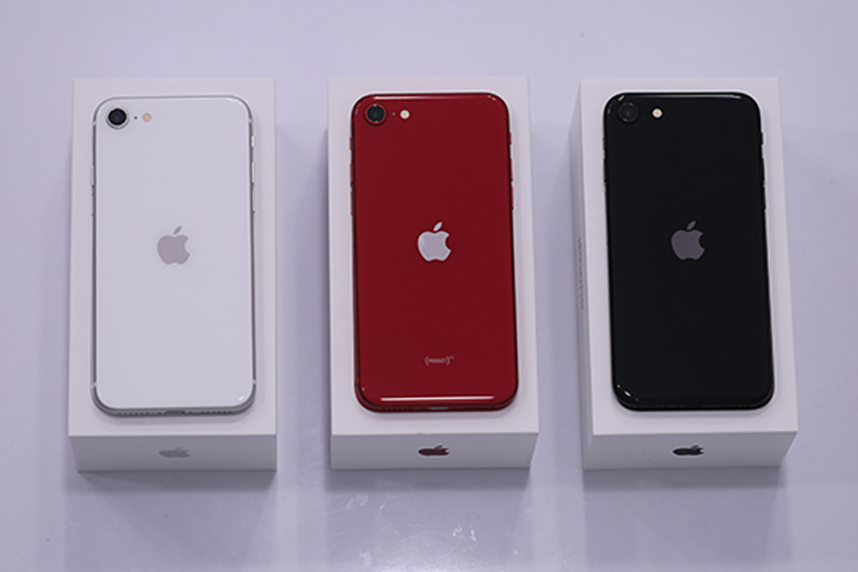 Trên tay iPhone SE 2020 vừa mới ra mắt Trên tay iPhone SE 2020 vừa mới ra mắt