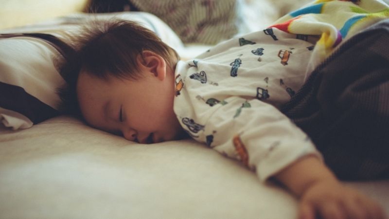 Các sai lầm ảnh hưởng xấu đến giấc ngủ của bé, trẻ sơ sinh