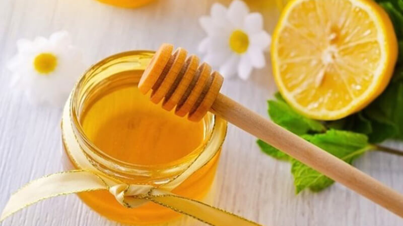 Skin care at home with 10+ ways to make masks from honey