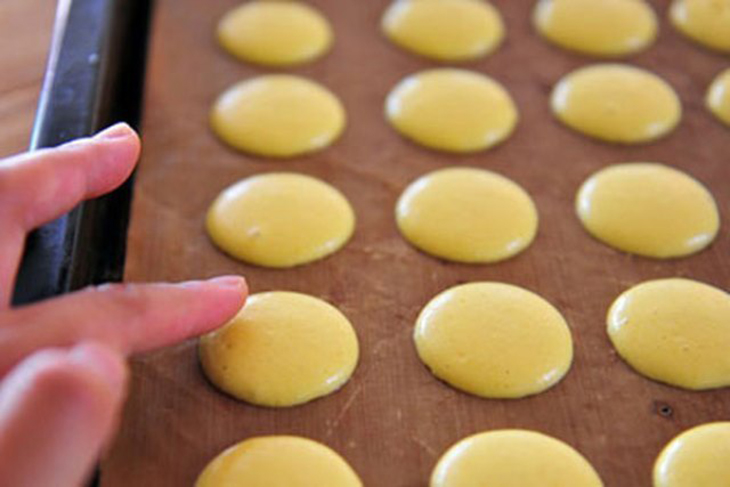 Bánh bị thấm dầu, ướt
