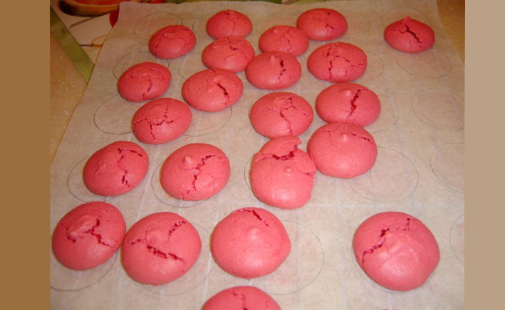Bánh macaron bị quá khô (hoặc quá giòn) sau khi nướng