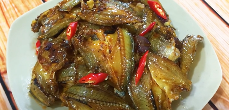 Cá khô rim mắm đường