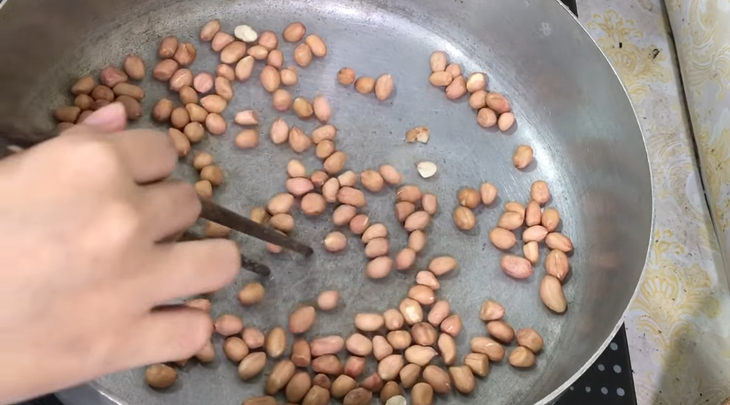 Bước 2 Sên nhân dừa Bánh ít trần lá dứa