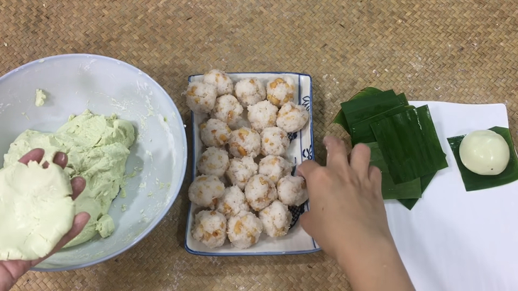Bước 5 Tạo hình cho bánh Bánh ít trần lá dứa