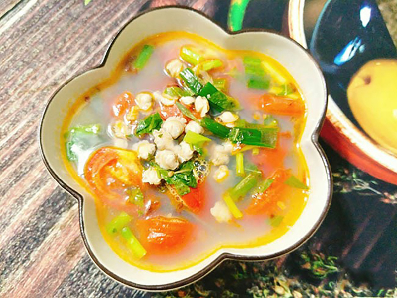 Canh hến cà chua bắt mắt, thơm ngon