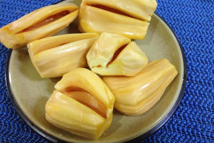 Bước 1 Sơ chế nguyên liệu Mít sấy bằng chảo