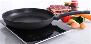 Hô biến chảo thường, chảo chống dính cũ thành chảo chống dính mới đơn giản