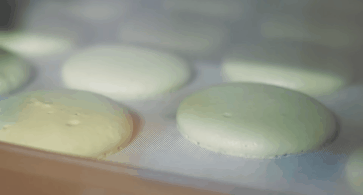 Bước 4 Nướng bánh Macaron trà xanh - Matcha macaron