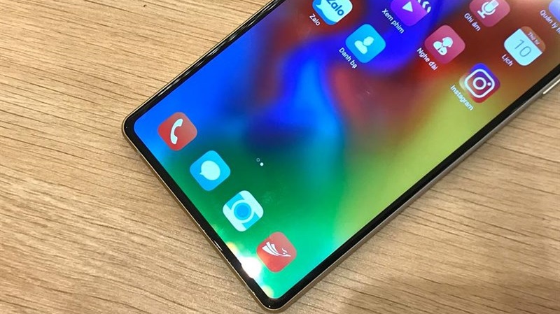 Bphone B86 bất ngờ lộ nhiều ảnh thực tế trước giờ ra mắt, “trán cao, cằm mỏng”, cụm camera hình vuông mặt sau Bphone B86 bất ngờ lộ nhiều ảnh thực tế trước giờ ra mắt, “trán cao, cằm mỏng”, cụm camera hình vuông mặt sau