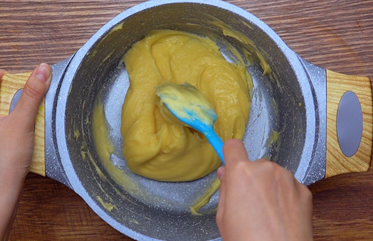 Lượng nước trong bột ảnh hưởng đến độ nở b&aacute;nh su kem