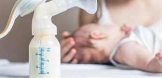 Cách nhận biết sữa mẹ bị hỏng, 5 mẹo bảo quản sữa mẹ sau khi hút/vắt được lâu, đảm bảo an toàn