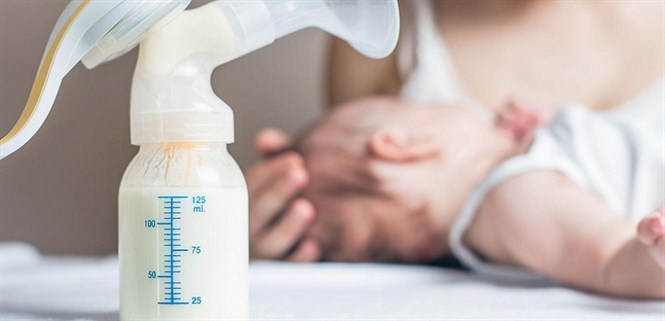 Cách nhận biết sữa mẹ bị hỏng, 5 mẹo bảo quản sữa mẹ sau khi hút/vắt được lâu, đảm bảo an toàn