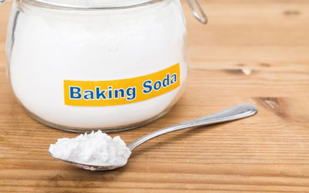 Baking Soda có khả năng tẩy trắng ốp rất tốt