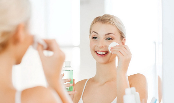 Cách trị sạch mụn cám, mụn đầu đen tại nhà bằng nước muối sinh lý