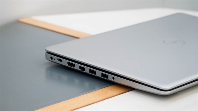 cạnh trái laptop cạnh trái laptop