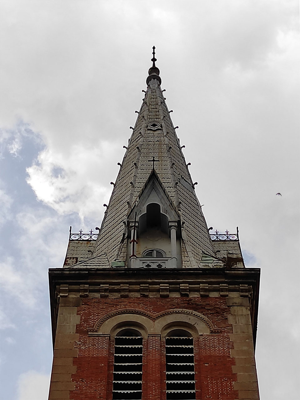 ngọn nhà thờ