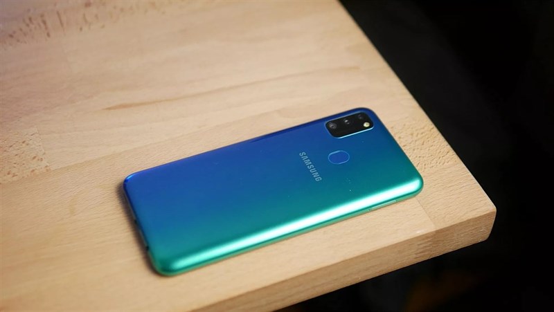 Samsung dự kiến sẽ ra mắt 2 smartphone giá rẻ là Galaxy M01 và Galaxy M11 tại Ấn Độ vào tuần tới. Mặc dù Galaxy M01 còn chưa ra mắt nhưng báo cáo mới đây cho thấy, Samsung đang phát triển Galaxy M01s, thiết bị đã đạt chứng nhận tại tổ chức Wi-Fi Alliance. Samsung dự kiến sẽ ra mắt 2 smartphone giá rẻ là Galaxy M01 và Galaxy M11 tại Ấn Độ vào tuần tới. Mặc dù Galaxy M01 còn chưa ra mắt nhưng báo cáo mới đây cho thấy, Samsung đang phát triển Galaxy M01s, thiết bị đã đạt chứng nhận tại tổ chức Wi-Fi Alliance.