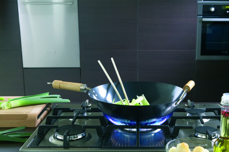 Nguyên nhân sử dụng bếp gas nhưng vẫn đen nồi Nguyên nhân sử dụng bếp gas nhưng vẫn đen nồi
