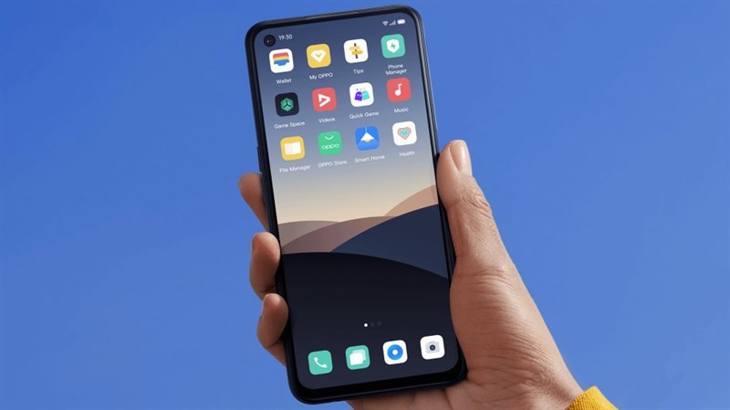 OPPO A52 có màn hình nốt ruồi