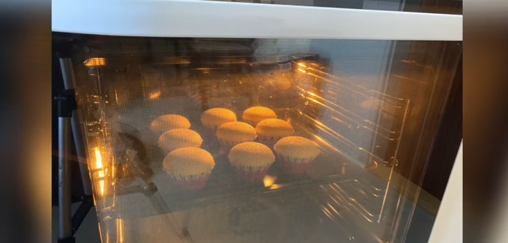 Bước 5 Đổ khuôn và nướng bánh Bánh cupcake bông lan mật ong