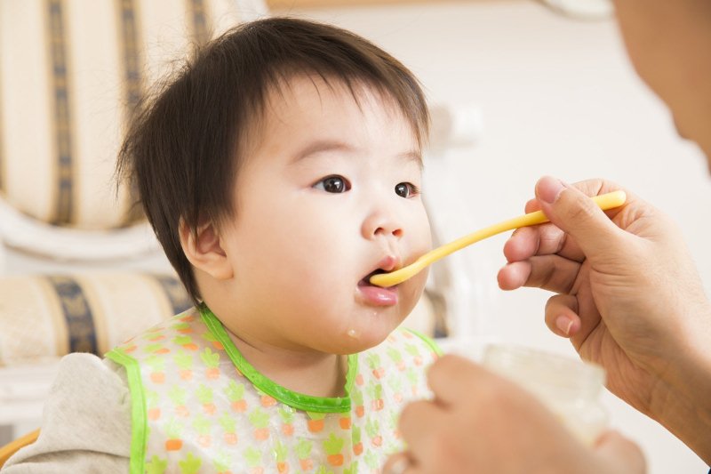 Thực đơn ăn dặm cho bé 8 tháng tuổi đầy đủ dinh dưỡng giúp bé ăn ngon, lớn nhanh