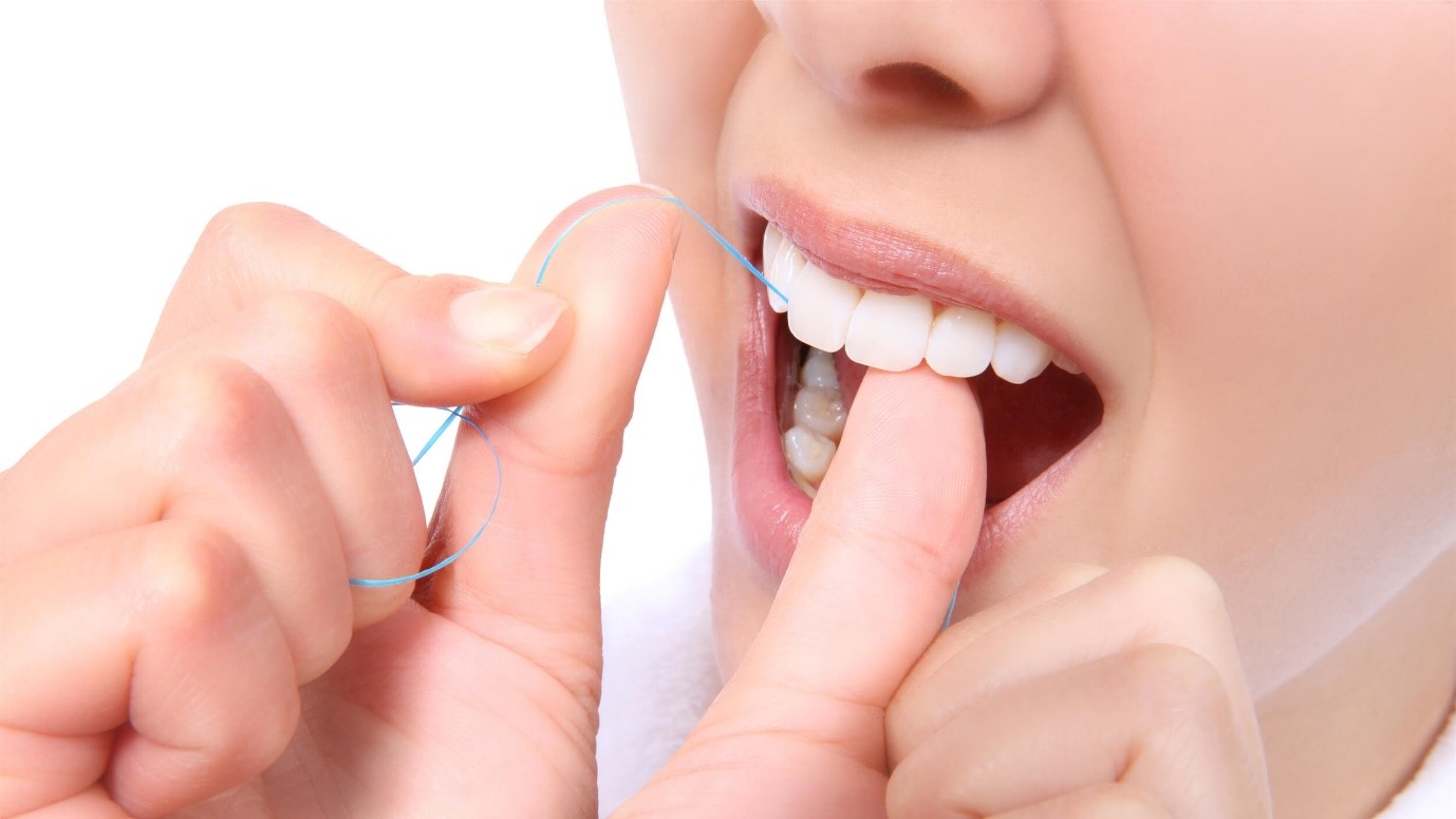 Có nên dùng chỉ nha khoa thường xuyên không?