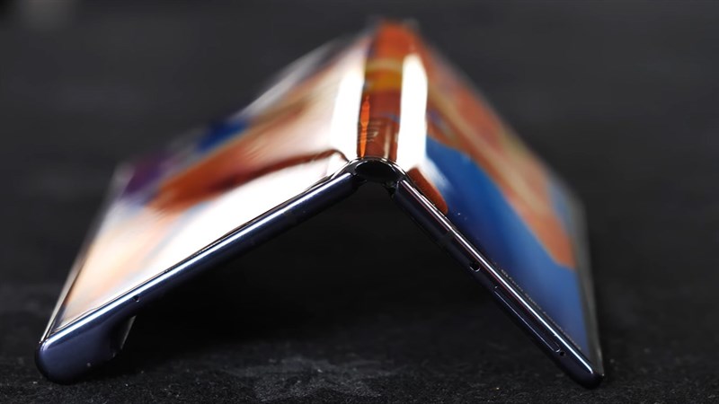 Xiaomi đang phát triển một smartphone màn hình gập với thiết kế tương tự như Huawei Mate Xs, anh em vào xem có đẹp không nhé Xiaomi đang phát triển một smartphone màn hình gập với thiết kế tương tự như Huawei Mate Xs, anh em vào xem có đẹp không nhé