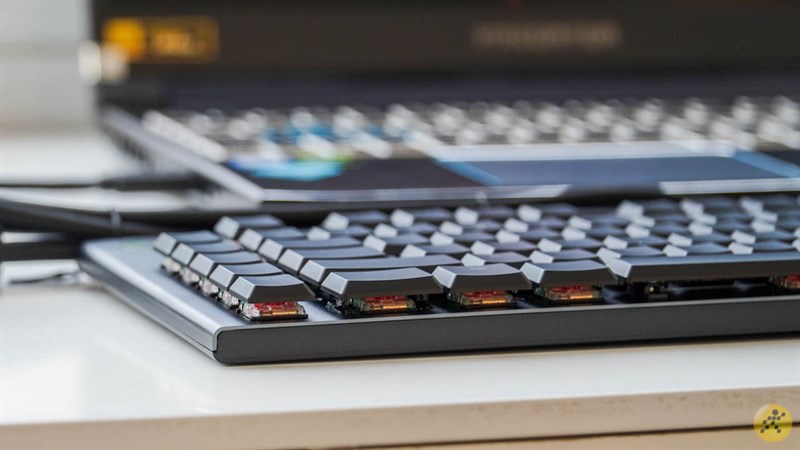 Logitech G813 GL sử dụng bàn phím cơ học