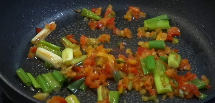 Bước 5 Làm nước sốt Ớt chuông nhồi thịt phô mai nướng