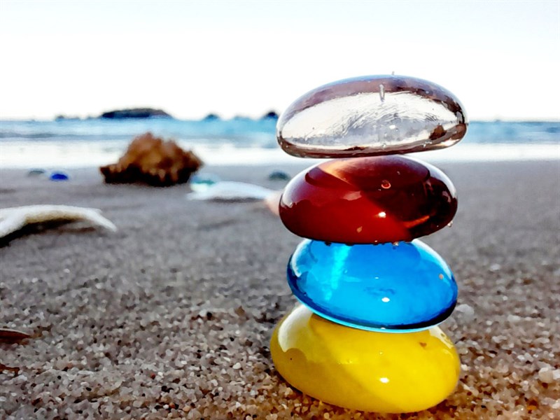 Photo of multi-colored stones using a macro camera