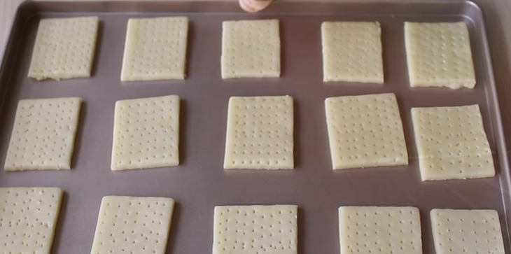 Bước 4 Tạo hình bánh Bánh quy khoai tây keto không đường