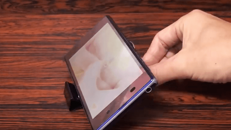 làm đế điện thoại