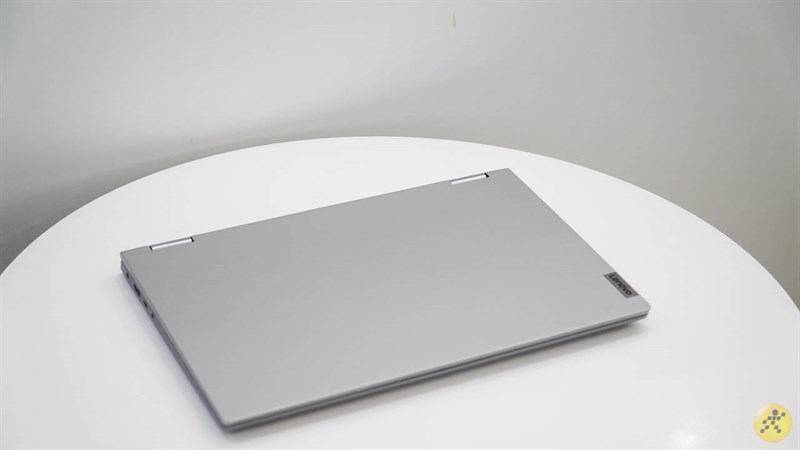 Back design of Lenovo IdeaPad Flex 5