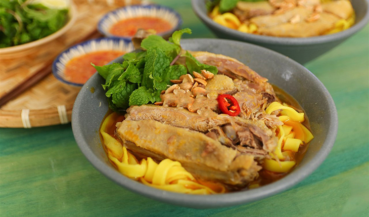 Cách nấu mì Quảng vịt Phan Thiết thơm ngon, đậm đà, chuẩn vị không hôi
