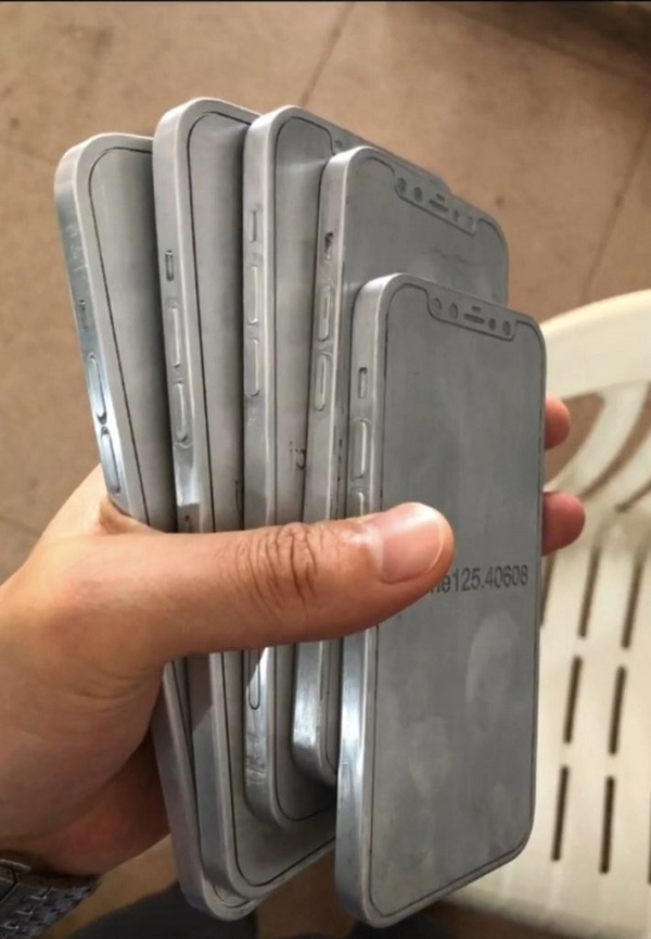 Khuôn đúc iPhone 12 xuất hiện với thiết kế mạnh mẽ, cạnh phẳng giống iPad Pro, đúng kiểu mà nhiều iFan mong đợi Khuôn đúc iPhone 12 xuất hiện với thiết kế mạnh mẽ, cạnh phẳng giống iPad Pro, đúng kiểu mà nhiều iFan mong đợi