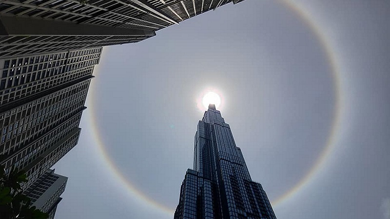 Ảnh hào quang nhìn từ Landmark 81 Ảnh hào quang nhìn từ Landmark 81