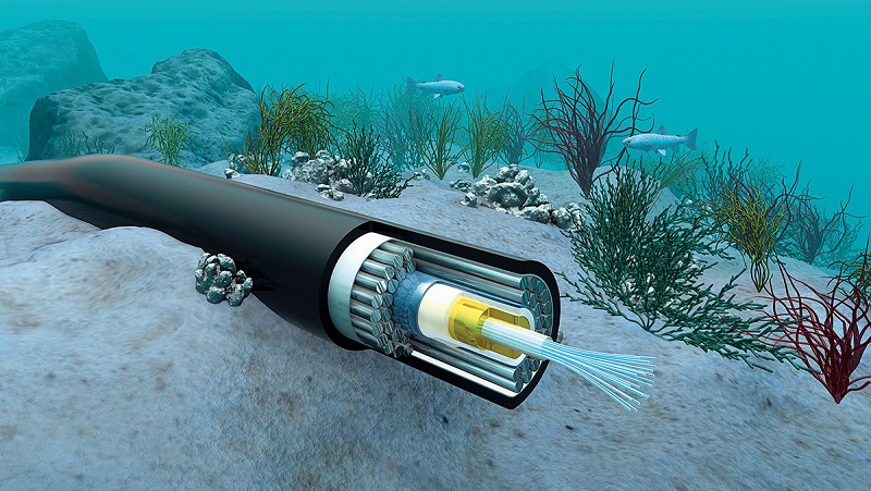 Người dân sẽ không còn nỗi lo 'cá mập cắn cáp' vì Viettel vừa đầu tư tuyến cáp quang biển có dung lượng lớn nhất Việt Nam